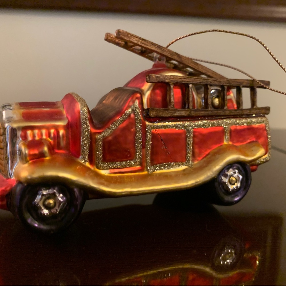 Vintage style fire truck Christmas ornament